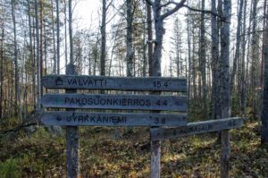Opasteviittoja, Salamajärven kansallispuisto. Kuva: Upe Nykänen/retkeilyKS