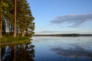 Vähä-Rautavesi kesäiltana, Wanha Witonen. Kuva: Upe Nykänen/retkeilyKS